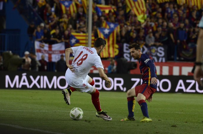 Escudero y Messi en la final de la Copa del Rey 2016