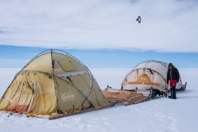 Trineo de viento de Ramón Larramendi en la Antártida