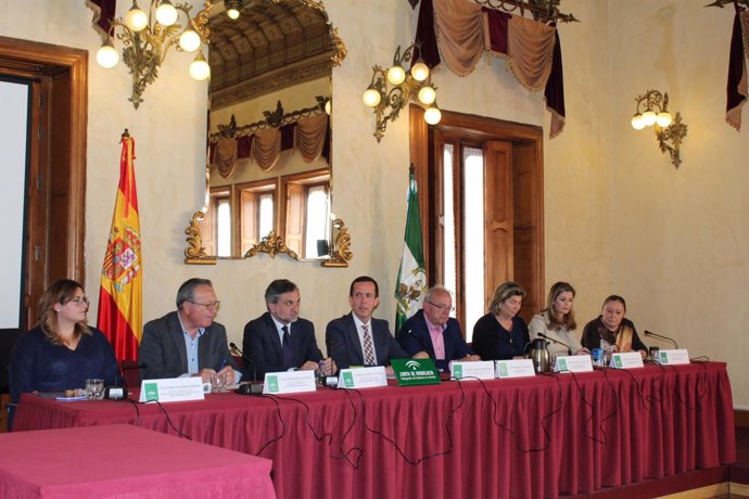 Junta, Diputación y Ayuntamientos renuevan sus acuerdos de ETF