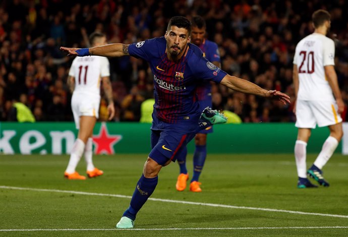 Luis Suárez celebra un gol ante la Roma