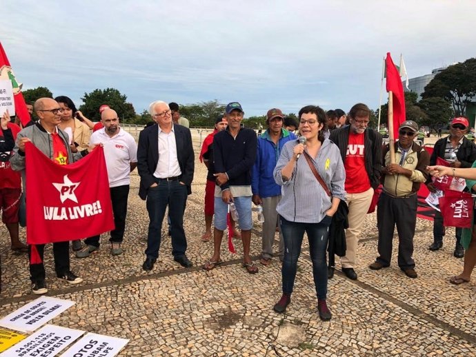 Natàlia Sànchez (CUP) en un acto de apoyo a Lula da Silva