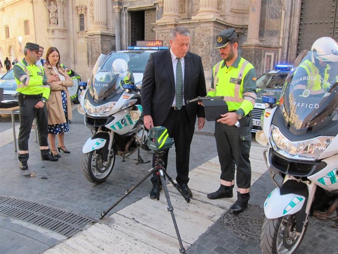 Bernabé y el comandante de Tráfico 