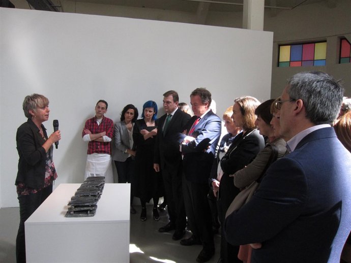  Pamen Pereira Explica Su Obra Ante Las Autoridades                      