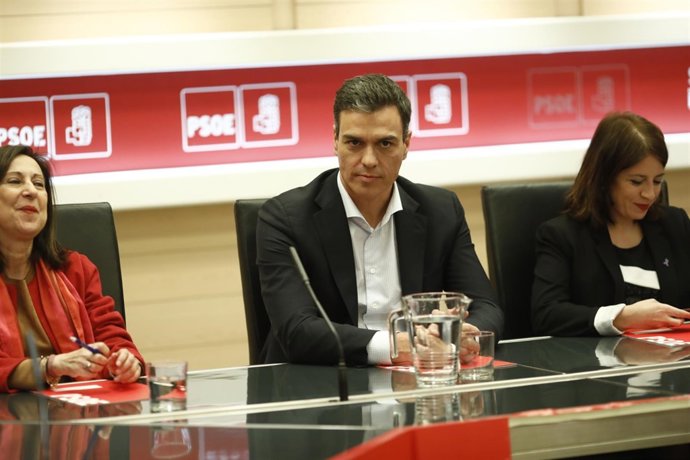 Sánchez mantiene una reunión con representantes de las asociaciones judiciales