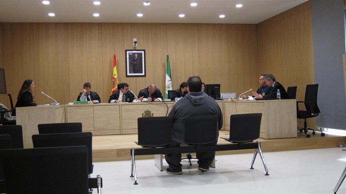 Juicio al acusado de quedarse con dinero de cuotas de un diario