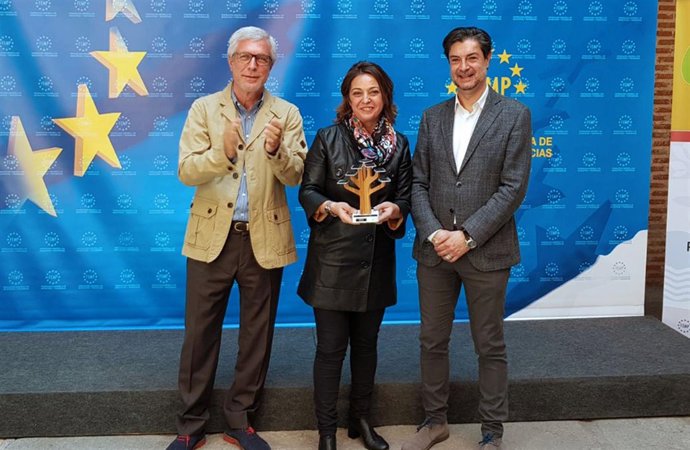 La alcaldesa de Córdoba recoge el galardón de la Red de Biodiversidad