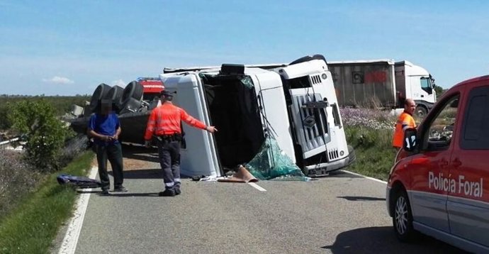 Vuelco del camión en Fitero