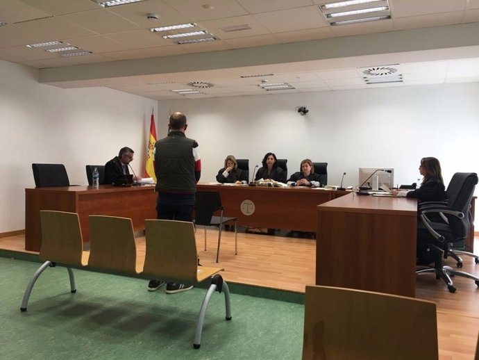 El acusado ante el juzgado este miércoles