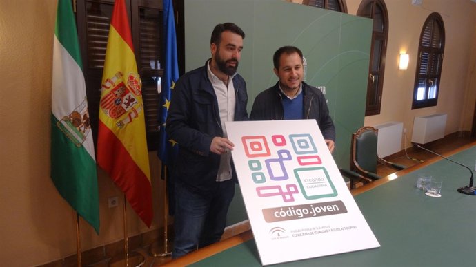 Mayoral y Pizarro en la presentación de 'Código Joven'