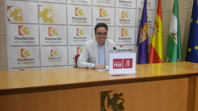 El viceportavoz del PSOE en la Diputación, Antonio Rojas