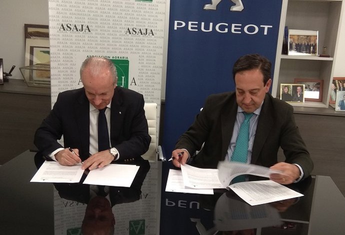 Peugeot y Asaja firman un acuerdo de colaboración