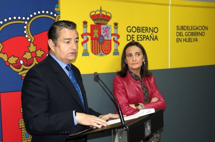 El delegado del Gobierno, Antonio Sanz, en rueda de prensa en Huelva