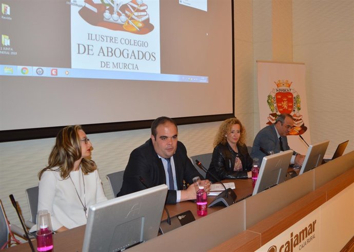 Debate del Colegio de Abogados 