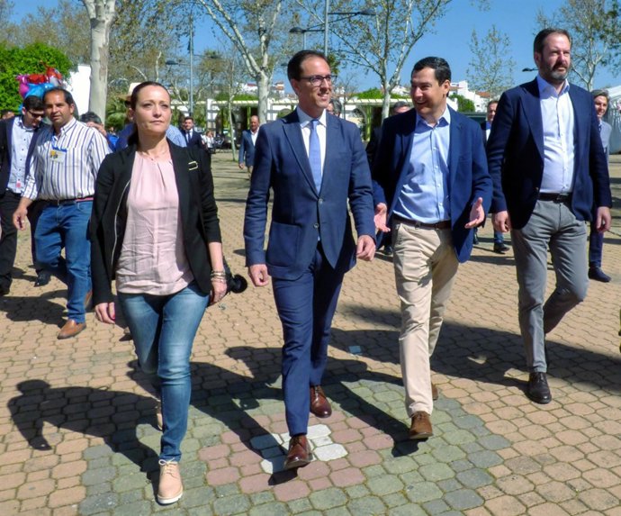 Juanma Moreno con Santiago Cabello y Adolfo Molina en Pozoblanco