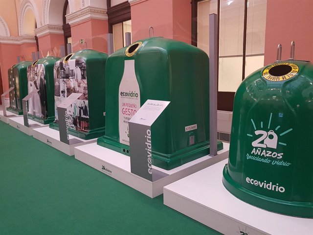 Exposición "20 años" de Ecovidrio en el MAPAMA