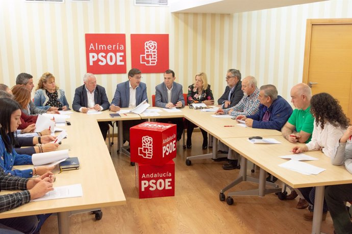 El PSOE se reúne con la Mesa en Defensa del Ferrocarril