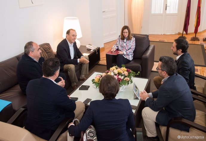 Reunión de la alcaldesa de Cartagena con los responsables de Zeta Gas