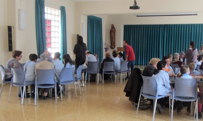           Encuentro Entre Escolares Y Personas Con Alzheimer