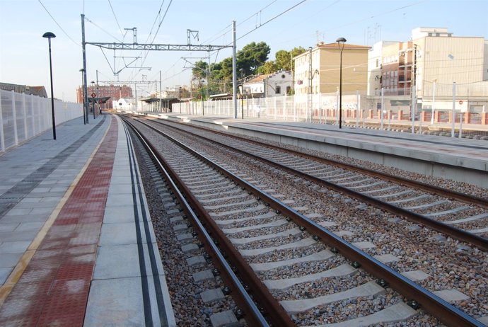 Imagen de las vías del tren en la estación de Nules-La Vilavella (Castellón)