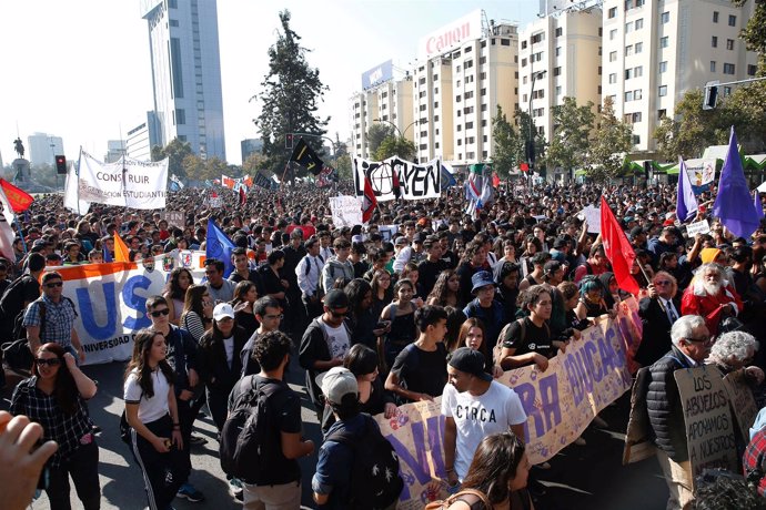 Estudiantes chilenos exigen el fin de la especulación en la educación de Chile