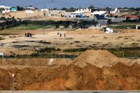 Israel lanza octavillas para avisar a los palestinos de que no deben acercarse a la frontera de Gaza