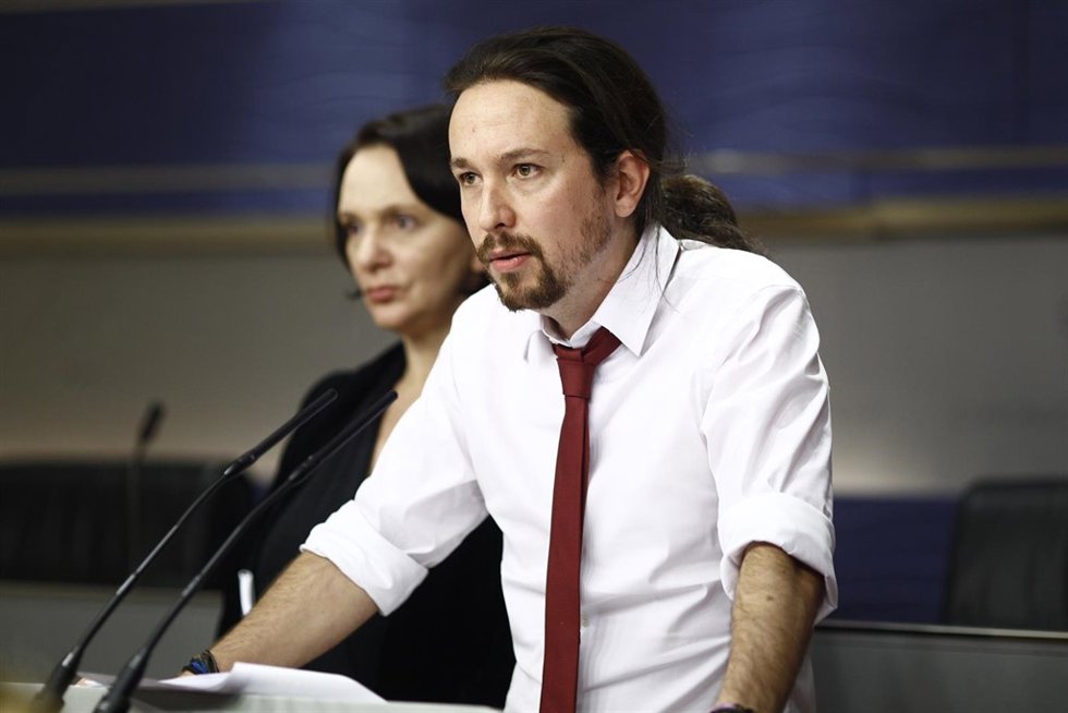 Pablo Iglesias y Carolina Bescansa