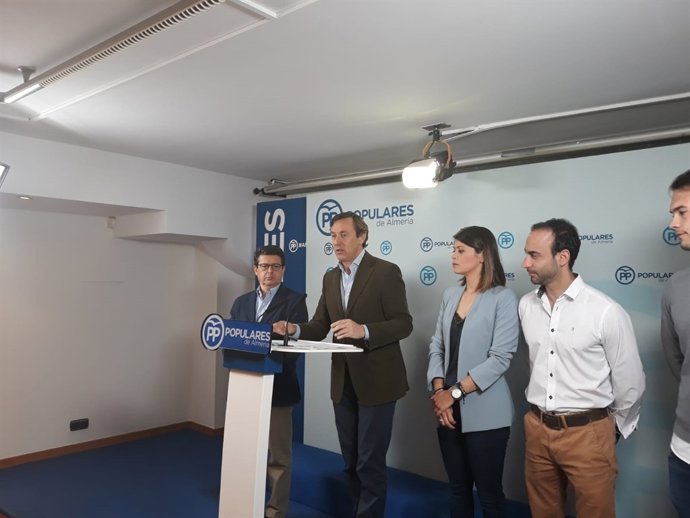 Hernando, en rueda de prensa este viernes en Almería