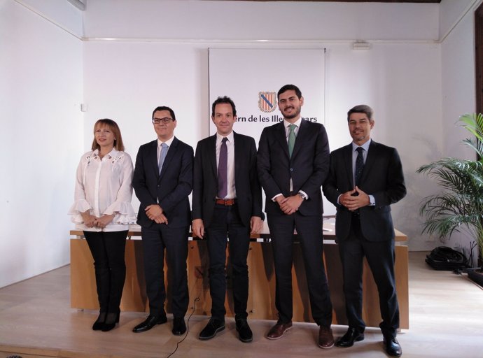 Presentación de la conexión aérea entre Canarias y Baleares 