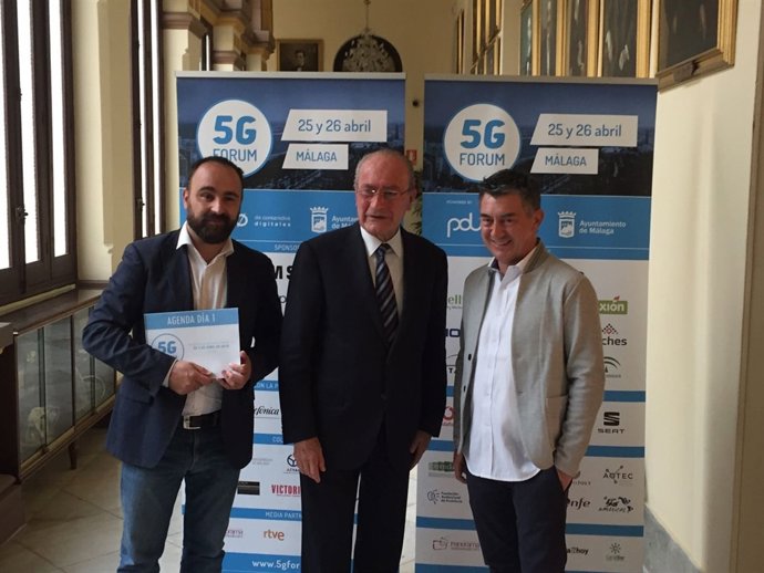 FORUM 5G Francisco de la Torre Ricardo Medina Mario Cortés