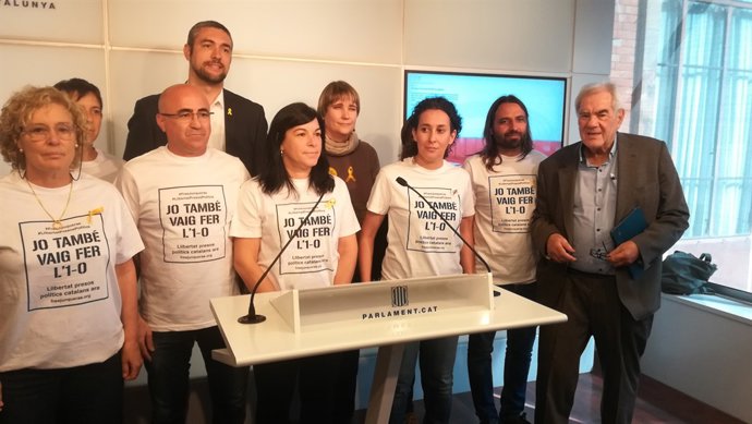 Diputats d'ERC reivindiquen l'1-O en el Parlament