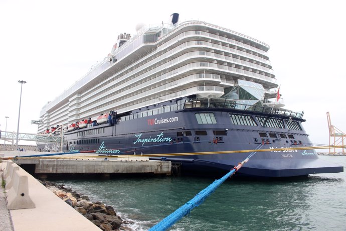 'Mein Schiff 6' Visita Por Primera Vez El Puerto De Málaga 