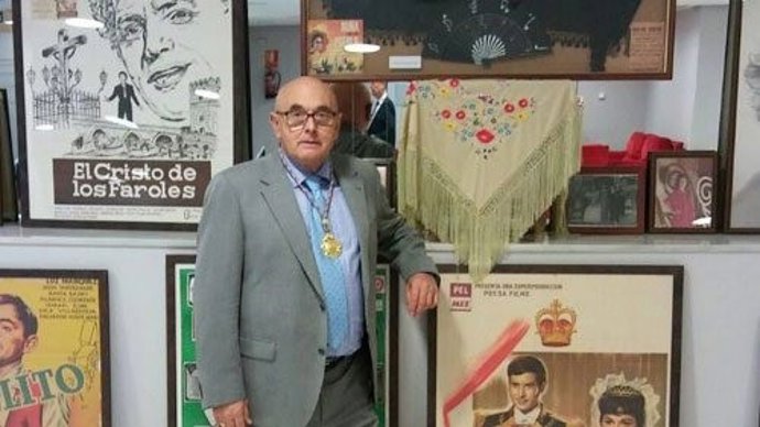 Francisco Jiménez Rodríguez prepara su Museo de la Copla con Guadalinfo