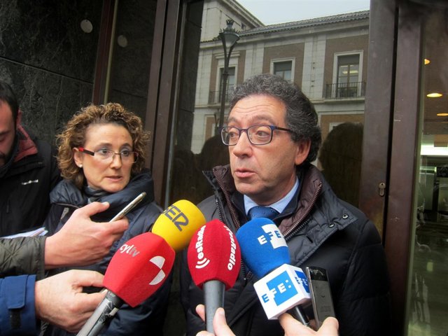 Abogados de las acusaciones en el caso.                        