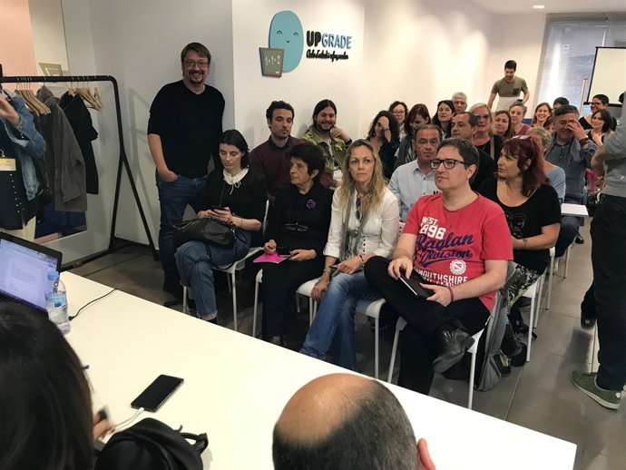 El secretari general de Podem, Xavier Domènech, amb el Consell Ciutadà