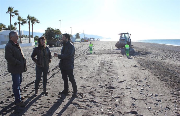Dispositivo de limpieza de playas tras el temporal