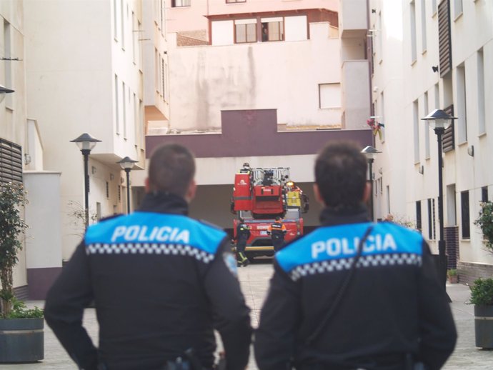 Rescate de una persona en una fachada de Ceuta   