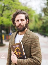 Santi Senso plasma en un libro una recopilación de veinte años de sus 'Actos íntimos'