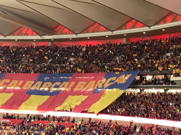 Afición del Barcelona en la final de la Copa del Rey en el Wanda Metropolitano