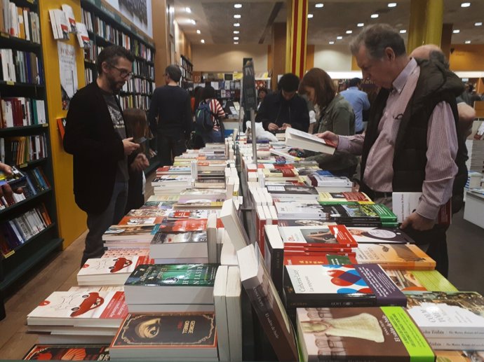 Librería de Barcelona en la víspera de la Diada de Sant Jordi