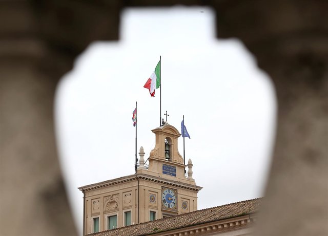 Bandera de Italia en la sede de la Presidencia