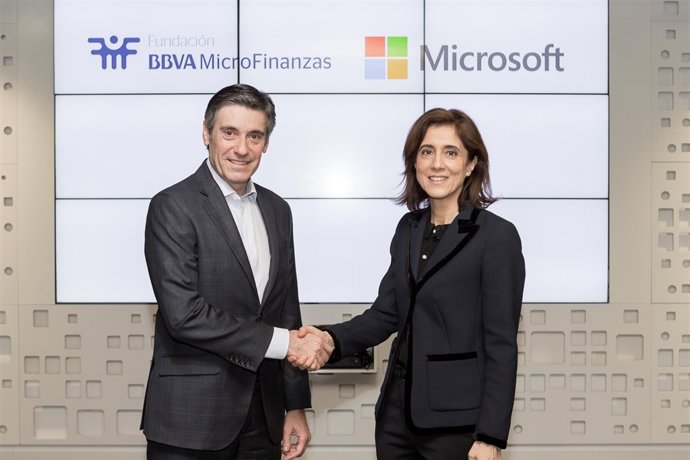 Acuerdo Microsoft y Fundación Microfinanzas BBVA 