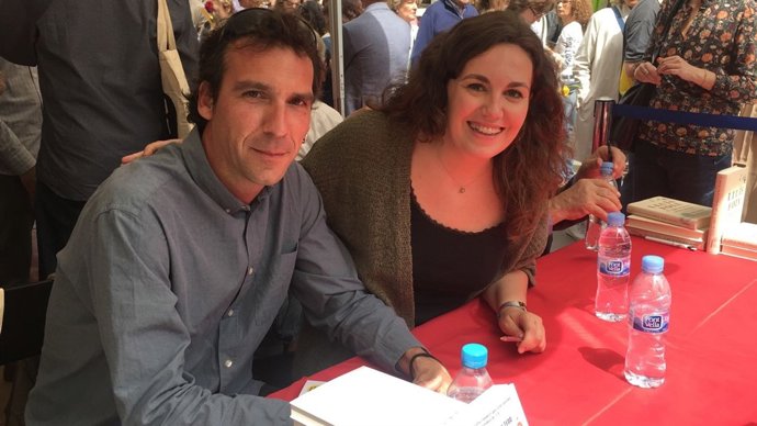Los periodistas Xavi Tedó y Laia Vicens