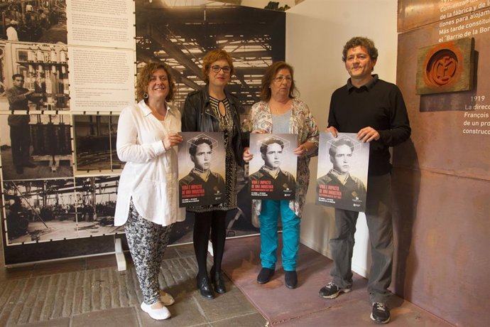 Ruz (centro) y Doblas (izda.), durante la presentación