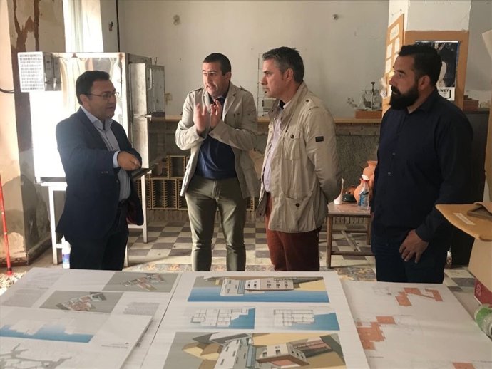 Heredia con antonio yuste en almachar museo uva pasa 