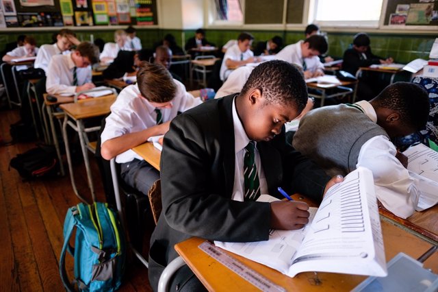 Alumnos sudafricanos, durante una clase