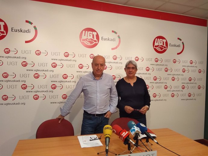 Raúl Arza y Maribel Ballesteros en rueda de prensa este martes  en Bilbao
