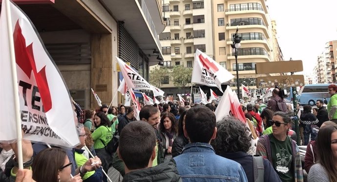 Manifestación del profesorado interino en València