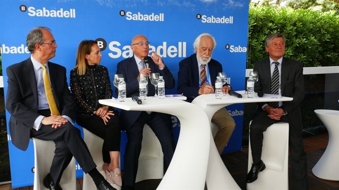El president de Banc Sabadell Josep Oliu en la presentació d'Aces Solidaris