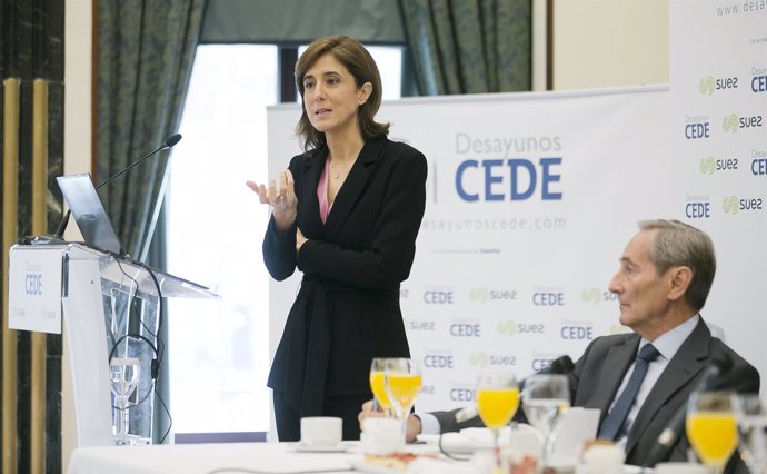 La presidenta de Microsoft España, Pilar López, en los desayunos de CEDE