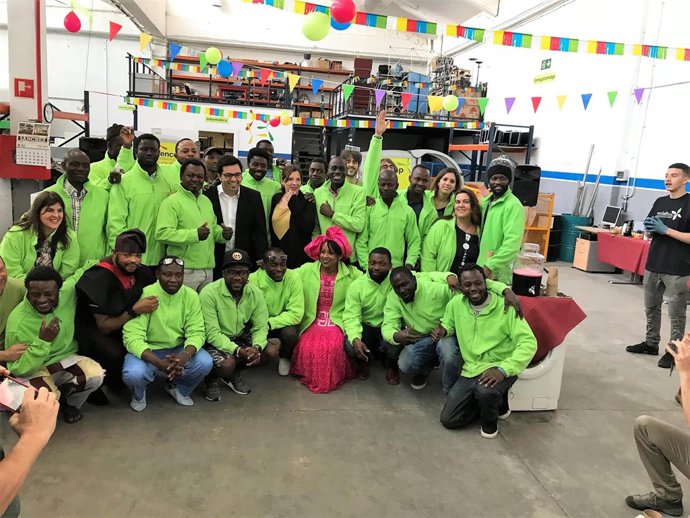 Gerardo Pisarello, Laia Ortiz (concejales de Barcelona y los miembros de Alencop